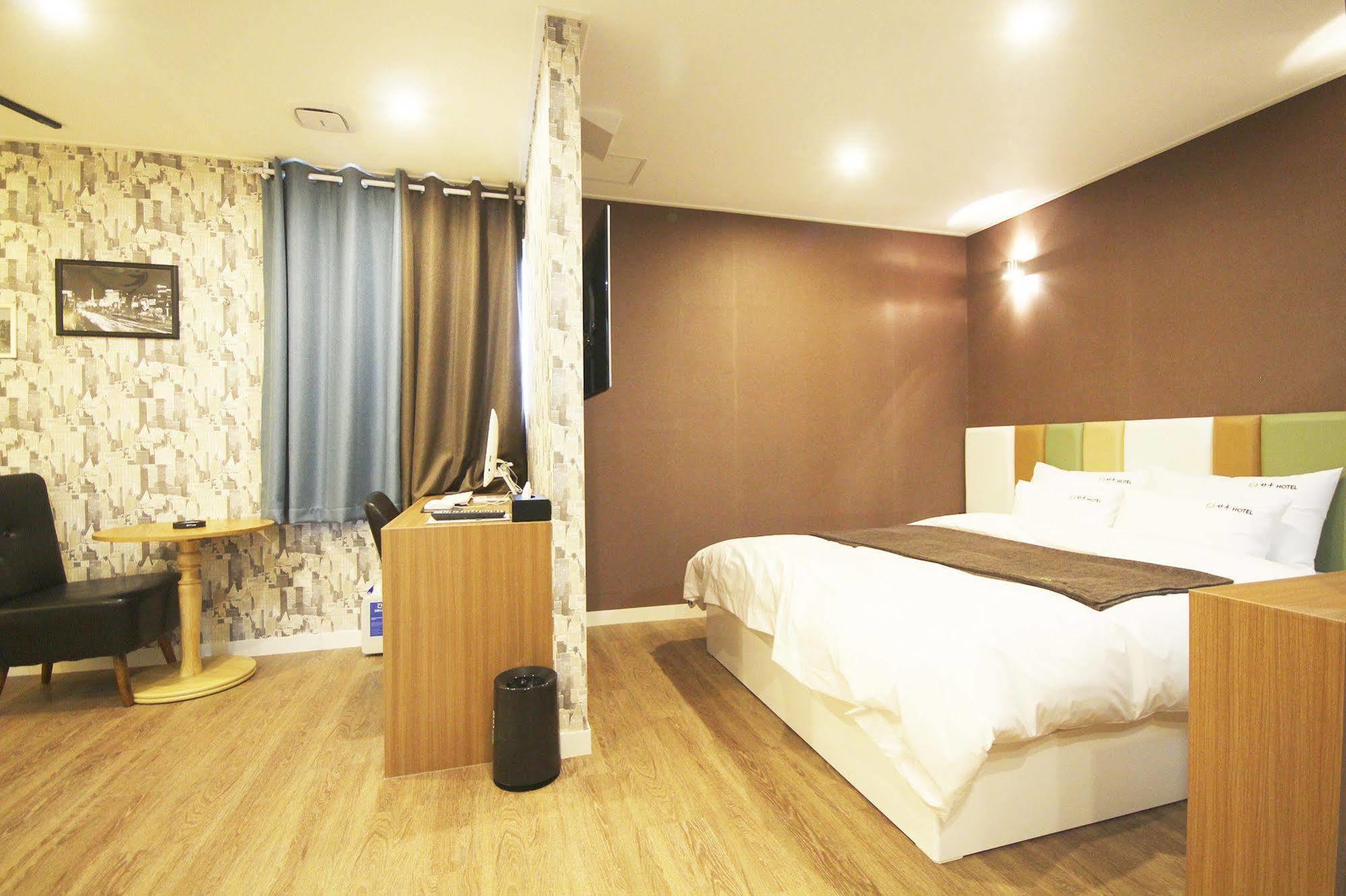 Haru Hotel Gimhae Экстерьер фото