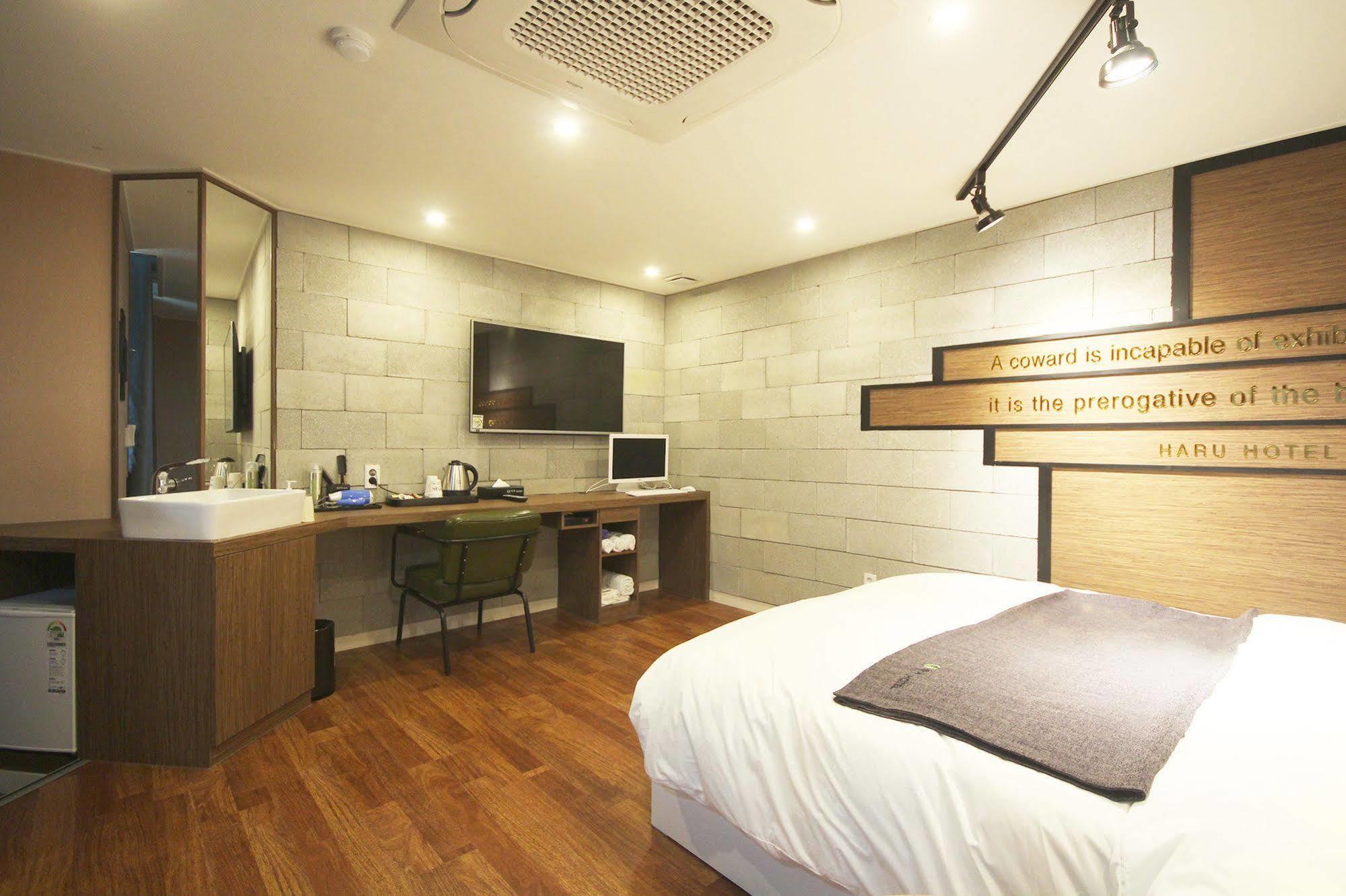 Haru Hotel Gimhae Экстерьер фото